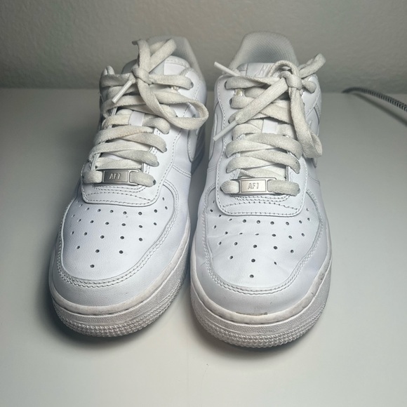 Nike Air Force One - Picture 2 of 5
